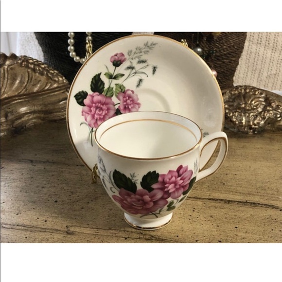 Duchess Bone China Teacup & Saucer - Picture 4 of 6